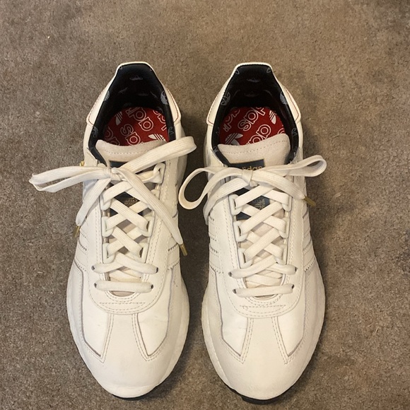 Adidas Women’s Retropy E5 Shoes, Off White/ Off White/ Gold Metallic, 7 - Picture 2 of 6